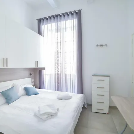 Luxurious Two-bedroom Aprt In Appartement *